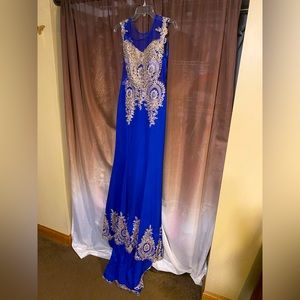 STUNNING ROYAL BLUE DRESS WITH GOLD APPLIQUÉ DETAILS. NEVER WORN.